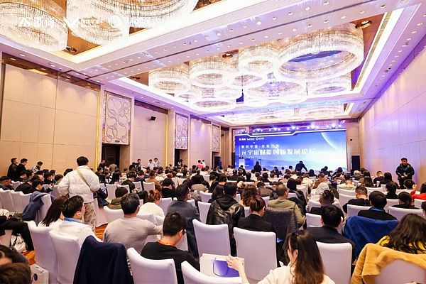 算力界的暴发户：CoreWeave如何用四年时间成为560亿估值的AI新贵